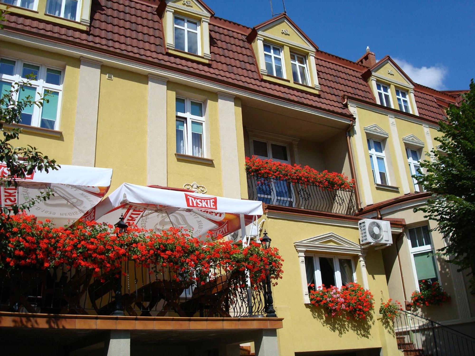 Hotel Atena Slupsk Luaran gambar